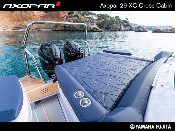 3人乗りポート 新艇 AXOPAR 29 XC Cross Cabin YAMAHA搭載 2025モデル新艇予約受付中