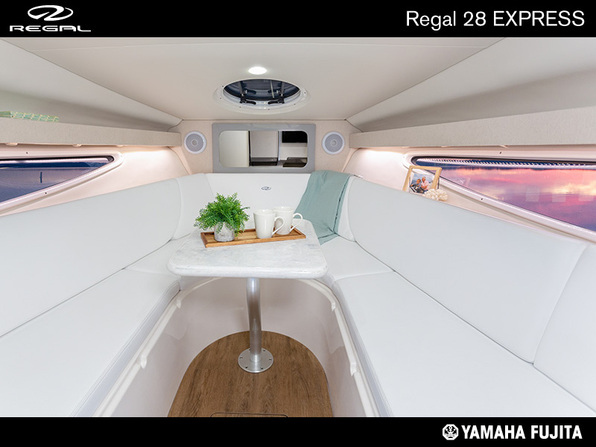 新艇 REGAL 28 EXPRESS 2025年モデル新艇予約受付中!!| SSC Boat Store