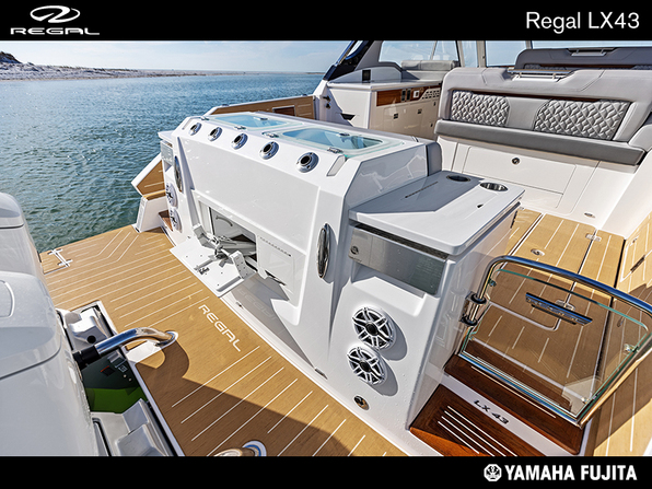 新艇 REGAL LX43 2025年モデル新艇予約受付中!!| SSC Boat Store
