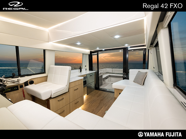 新艇 新艇 REGAL 42 FXO 2025年モデル新艇予約受付中!!| SSC Boat