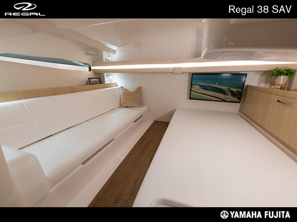 新艇 REGAL 38 SAV 2025年モデル新艇予約受付中!!| SSC Boat Store