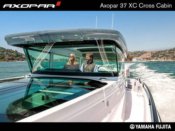 新艇 AXOPAR 37 XC Cross Cabin YAMAHA搭載 2025モデル新艇予約