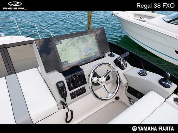 新艇 新艇 REGAL 38 FXO 2025年モデル新艇予約受付中!!| SSC
