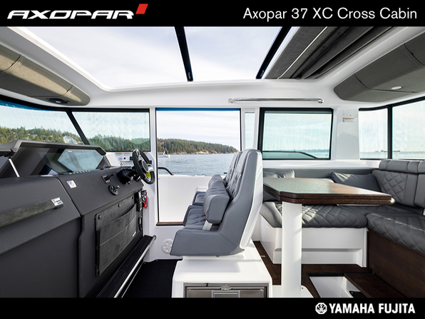 新艇 AXOPAR 37 XC Cross Cabin YAMAHA搭載 2025モデル新艇予約